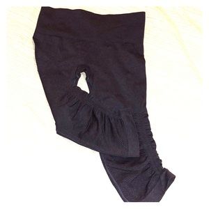 Lululemon workout crop